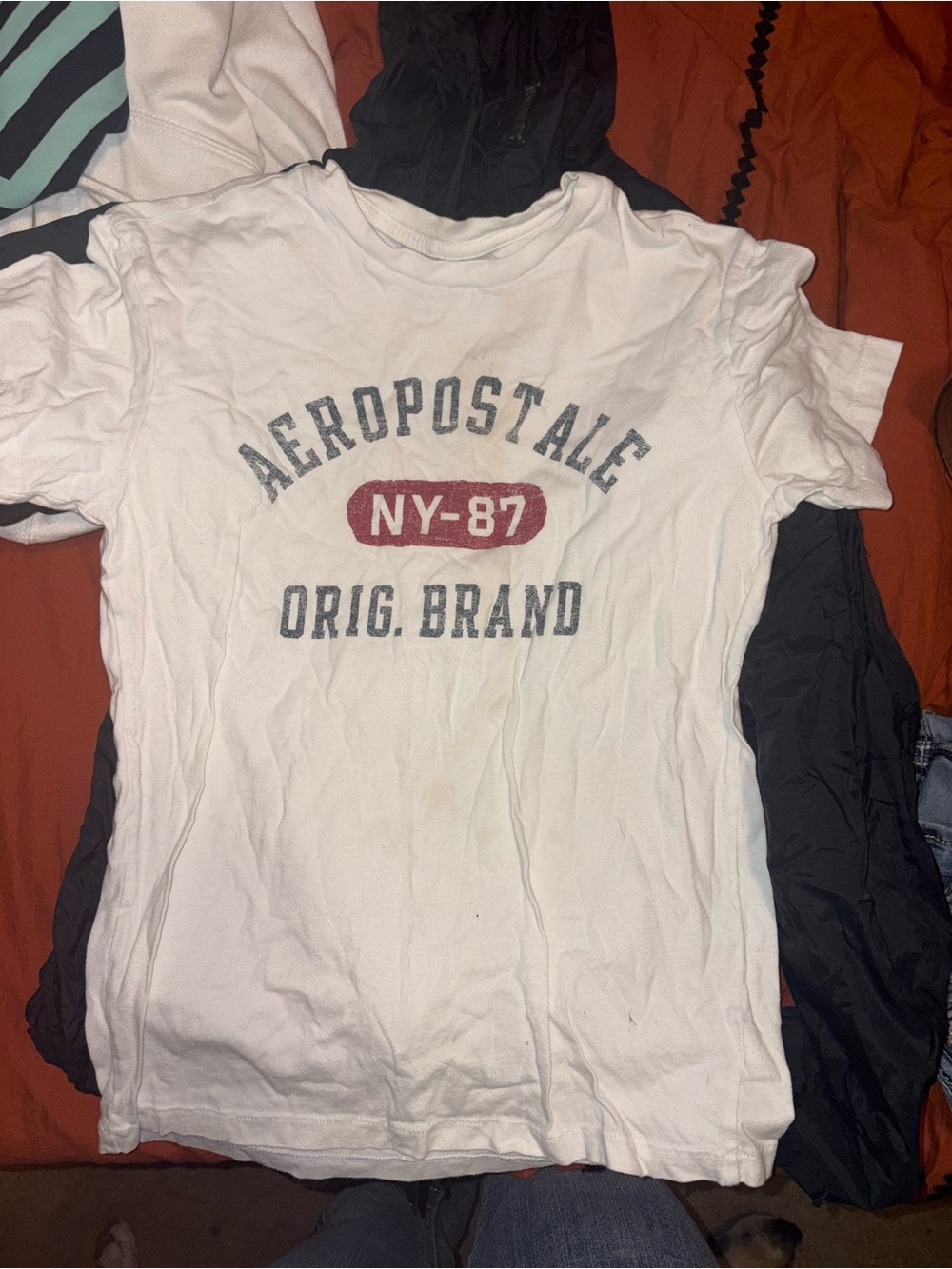 Aeropostale White NY-87 Graphic Short Sleeve Tee with Red Accent